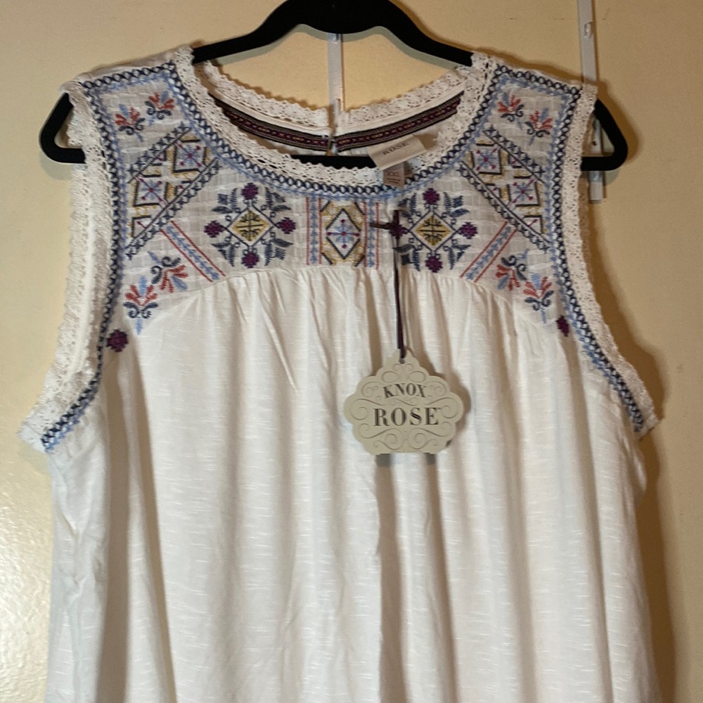 NWT Knox Rose embroidered top xxl